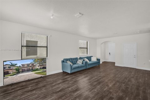 Casa en venta en Homestead, Florida, 5 dormitorios, 232.63 m2 № 1973571 - foto 8