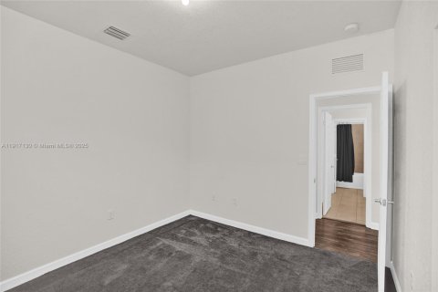 Casa en venta en Homestead, Florida, 5 dormitorios, 232.63 m2 № 1973571 - foto 29