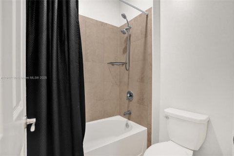 Casa en venta en Homestead, Florida, 5 dormitorios, 232.63 m2 № 1973571 - foto 27