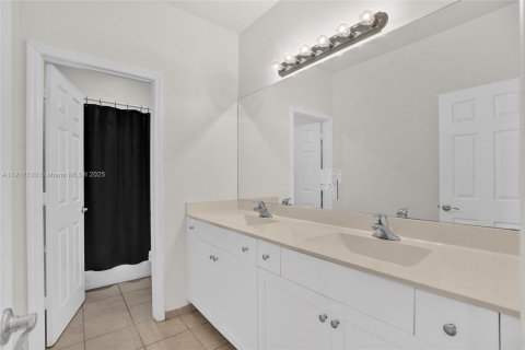 Casa en venta en Homestead, Florida, 5 dormitorios, 232.63 m2 № 1973571 - foto 26