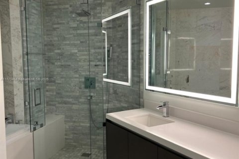 Condo in Miami, Florida, 3 bedrooms  № 1868555 - photo 26