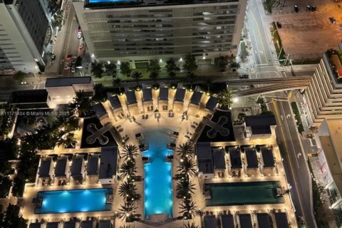 Condo in Miami, Florida, 3 bedrooms  № 1868555 - photo 2