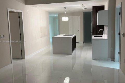 Condo in Miami, Florida, 3 bedrooms  № 1868555 - photo 10