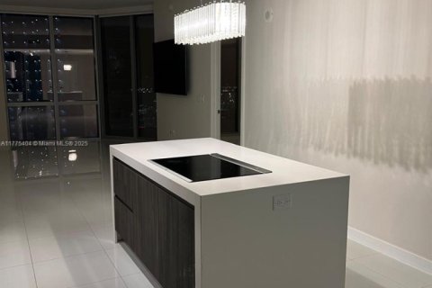Condo in Miami, Florida, 3 bedrooms  № 1868555 - photo 12