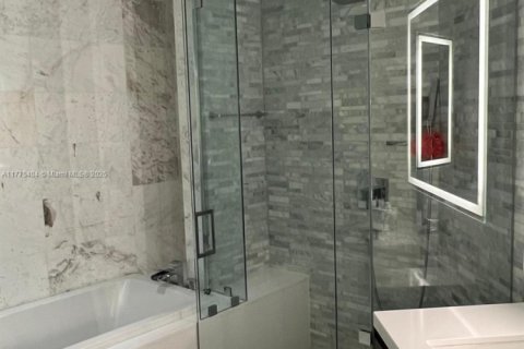Condo in Miami, Florida, 3 bedrooms  № 1868555 - photo 28