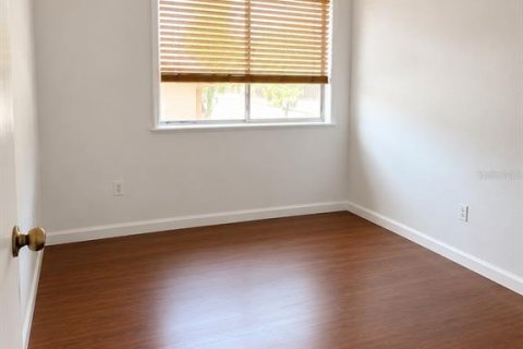 Condo in Orlando, Florida, 2 bedrooms  № 2093448 - photo 9