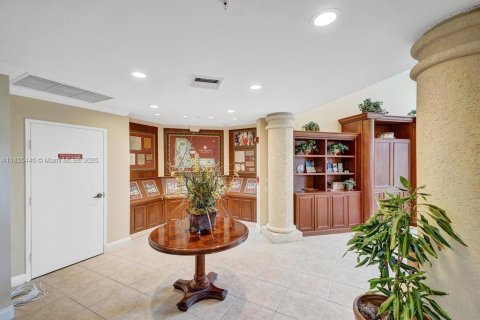 Condo in Sunny Isles Beach, Florida, 2 bedrooms  № 1875095 - photo 28