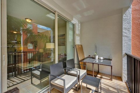 Condo in Sunny Isles Beach, Florida, 2 bedrooms  № 1875095 - photo 18