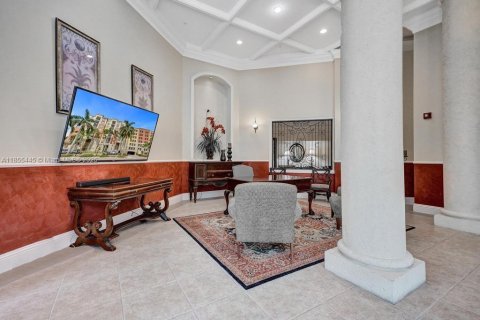 Condo in Sunny Isles Beach, Florida, 2 bedrooms  № 1875095 - photo 25