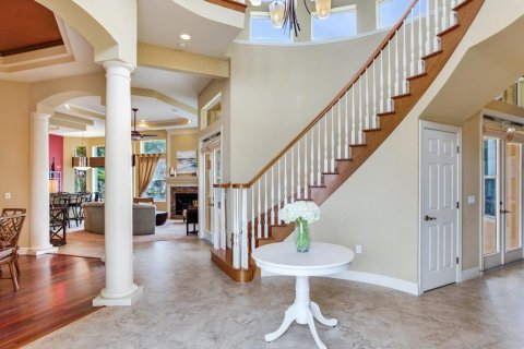 House in North Redington Beach, Florida 4 bedrooms, 384.8 sq.m. № 962756 - photo 12