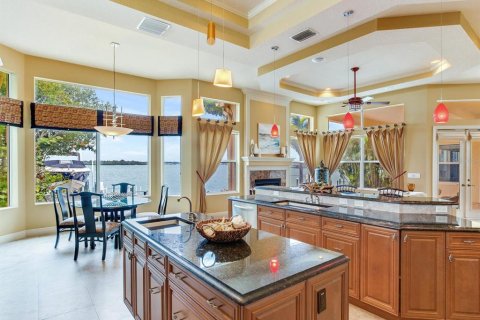 House in North Redington Beach, Florida 4 bedrooms, 384.8 sq.m. № 962756 - photo 30