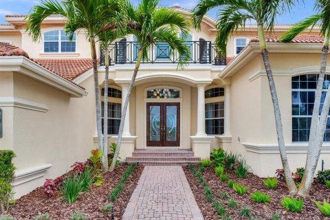 House in North Redington Beach, Florida 4 bedrooms, 384.8 sq.m. № 962756 - photo 10