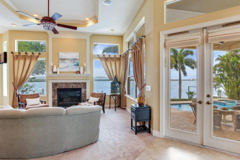 House in North Redington Beach, Florida 4 bedrooms, 384.8 sq.m. № 962756 - photo 17