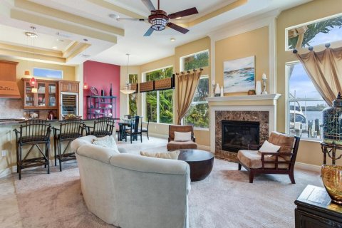 House in North Redington Beach, Florida 4 bedrooms, 384.8 sq.m. № 962756 - photo 18
