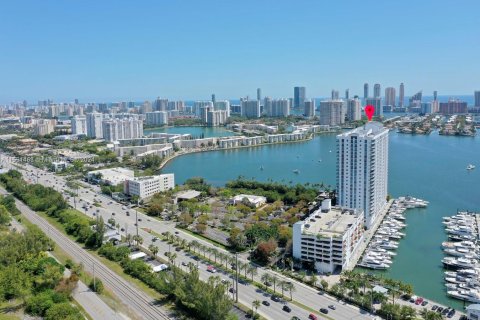 Copropriété à vendre à North Miami, Floride: 2 chambres, 167.97 m2 № 1604726 - photo 1