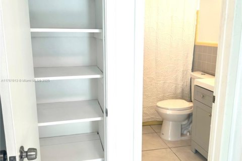 Condo in North Miami, Florida, 1 bedroom  № 1507403 - photo 7