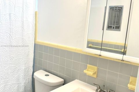 Condo in North Miami, Florida, 1 bedroom  № 1507403 - photo 10