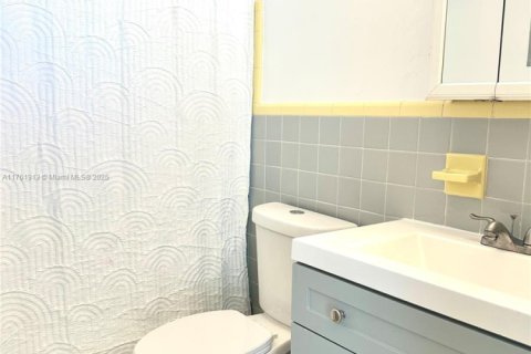 Condo in North Miami, Florida, 1 bedroom  № 1507403 - photo 9
