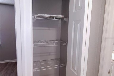 Снять в аренду виллу или дом в Семинол, Флорида 6 комнат, 89.19м2, № 2115233 - фото 8