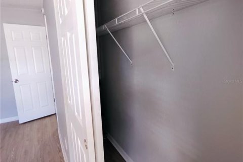 Снять в аренду виллу или дом в Семинол, Флорида 6 комнат, 89.19м2, № 2115233 - фото 11