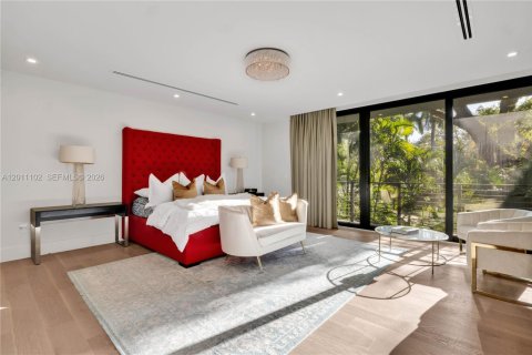 House in Miami, Florida 6 bedrooms, 531.49 sq.m. № 2076137 - photo 25