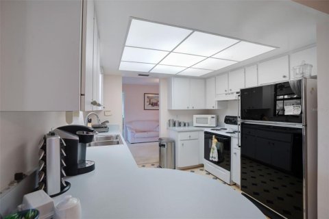 House in Sarasota, Florida 3 bedrooms, 169.27 sq.m. № 1917646 - photo 18