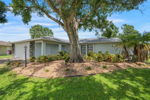 House in Sarasota, Florida 3 bedrooms, 169.27 sq.m. № 1917646 - photo 3