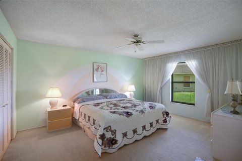 House in Sarasota, Florida 3 bedrooms, 169.27 sq.m. № 1917646 - photo 23