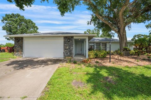 House in Sarasota, Florida 3 bedrooms, 169.27 sq.m. № 1917646 - photo 1