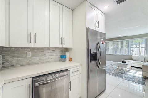 Villa ou maison à louer à Fort Lauderdale, Floride: 3 chambres, 131.18 m2 № 1886546 - photo 23