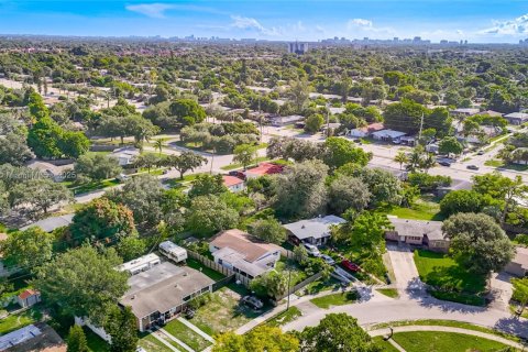 Villa ou maison à louer à Fort Lauderdale, Floride: 3 chambres, 131.18 m2 № 1886546 - photo 6