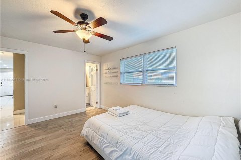 Villa ou maison à louer à Fort Lauderdale, Floride: 3 chambres, 131.18 m2 № 1886546 - photo 24
