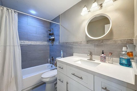 Villa ou maison à louer à Fort Lauderdale, Floride: 3 chambres, 131.18 m2 № 1886546 - photo 29