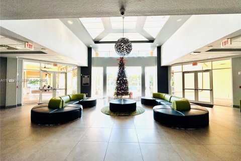 Casa en alquiler en Pembroke Pines, Florida, 4 dormitorios, 241.36 m2 № 2011254 - foto 28