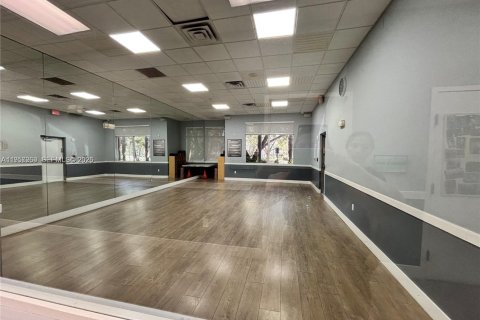 Casa en alquiler en Pembroke Pines, Florida, 4 dormitorios, 241.36 m2 № 2011254 - foto 29