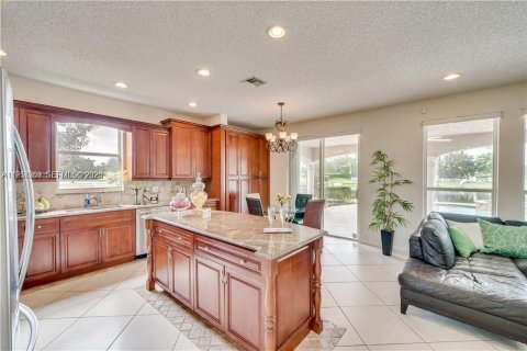 Casa en alquiler en Pembroke Pines, Florida, 4 dormitorios, 241.36 m2 № 2011254 - foto 8