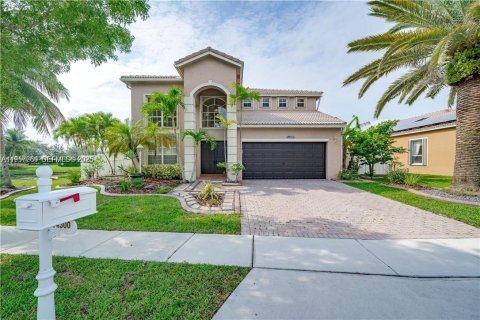 Casa en alquiler en Pembroke Pines, Florida, 4 dormitorios, 241.36 m2 № 2011254 - foto 2