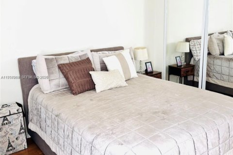 Casa en alquiler en Pembroke Pines, Florida, 4 dormitorios, 241.36 m2 № 2011254 - foto 17