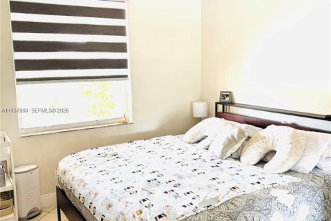 Casa en alquiler en Pembroke Pines, Florida, 4 dormitorios, 241.36 m2 № 2011254 - foto 16