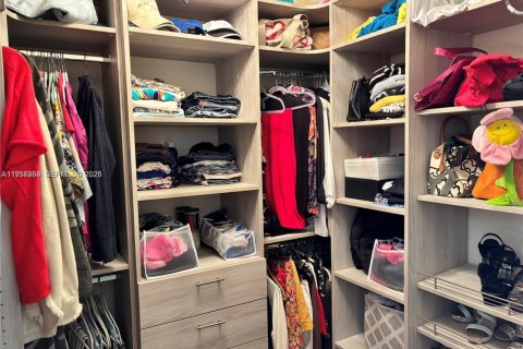 Casa en alquiler en Pembroke Pines, Florida, 4 dormitorios, 241.36 m2 № 2011254 - foto 14