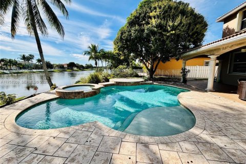 Casa en alquiler en Pembroke Pines, Florida, 4 dormitorios, 241.36 m2 № 2011254 - foto 23