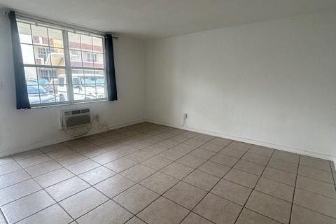 Condo in North Bay Village, Florida, 1 bedroom № 2083100 - photo 7