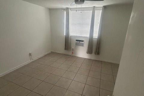 Condo in North Bay Village, Florida, 1 bedroom № 2083100 - photo 11