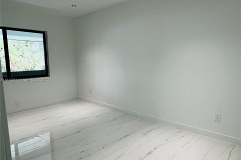 Appartement à louer à Bay Harbor Islands, Floride: 2 chambres, 70.61 m2 № 1763140 - photo 8