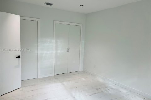 Appartement à louer à Bay Harbor Islands, Floride: 2 chambres, 70.61 m2 № 1763140 - photo 5