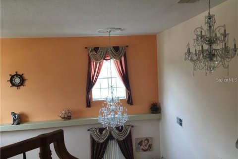 House in Orlando, Florida 4 bedrooms, 310.48 sq.m. № 2111330 - photo 25