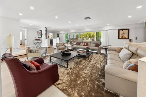 Villa ou maison à louer à Hallandale Beach, Floride: 3 chambres, 294.87 m2 № 2154032 - photo 6