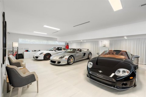 Villa ou maison à louer à Hallandale Beach, Floride: 3 chambres, 294.87 m2 № 2154032 - photo 24