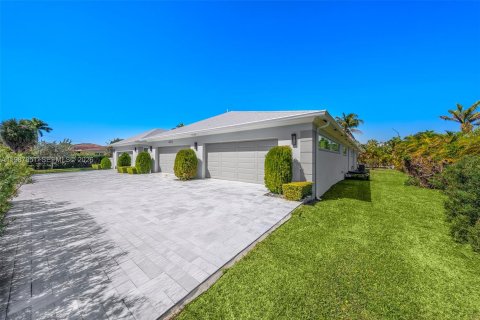 Villa ou maison à louer à Hallandale Beach, Floride: 3 chambres, 294.87 m2 № 2154032 - photo 5