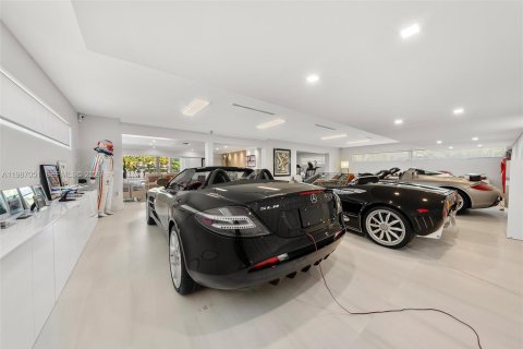 Villa ou maison à louer à Hallandale Beach, Floride: 3 chambres, 294.87 m2 № 2154032 - photo 25